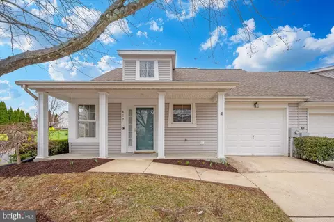 812 Parade Ln, Mount Airy, MD 21771