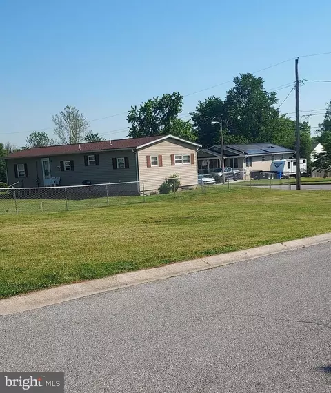 125 Commerce St, Taneytown, MD 21787