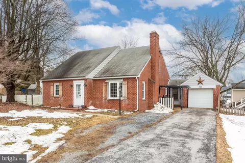 302 Anita Dr, Westminster, MD 21157