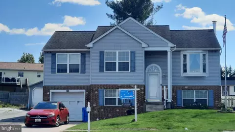 33 Musket Ct, Taneytown, MD 21787