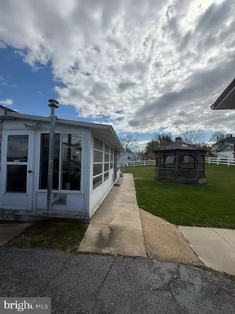 Exterior - 312 E Broadway St, Union Bridge, MD 21791 photo 2 of 3
