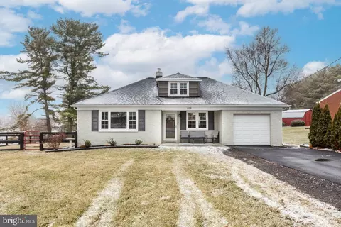 519 Old Baltimore Rd, Westminster, MD 21157 photo 4