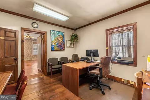 Entry Way - 1421 N Main St, Hampstead, MD 21074 photo 5 of 6