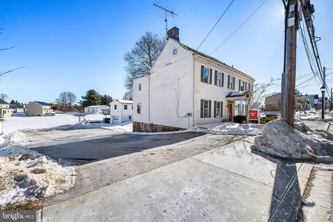 Exterior - 1421 N Main St, Hampstead, MD 21074 photo 3 of 6