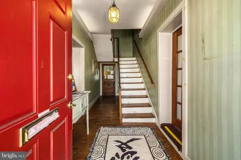 Entry Way - 1421 N Main St, Hampstead, MD 21074 photo 3 of 6