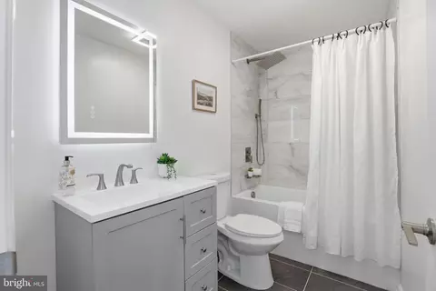 Bath - 150 Hook Rd, Westminster, MD 21157 photo 5 of 6