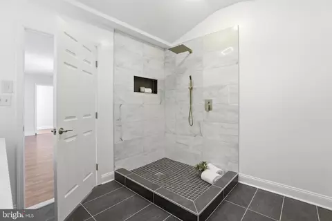 Bath - 150 Hook Rd, Westminster, MD 21157 photo 3 of 6