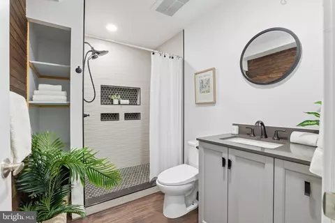 Bath - 150 Hook Rd, Westminster, MD 21157 photo 6 of 6