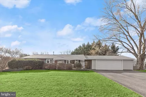 1617 Heather Heights Rd, Sykesville, MD 21784
