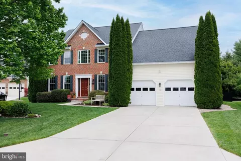 749 Rustling Leaf Ct, Eldersburg, MD 21784