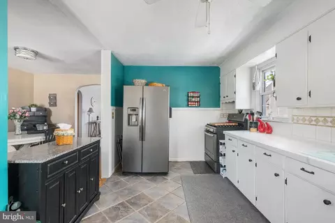 Entry Way - 463 E Green St, Westminster, MD 21157 photo 4 of 6