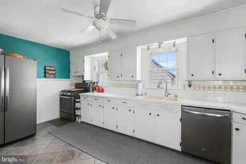 Kitchen - 463 E Green St, Westminster, MD 21157 photo 3 of 4