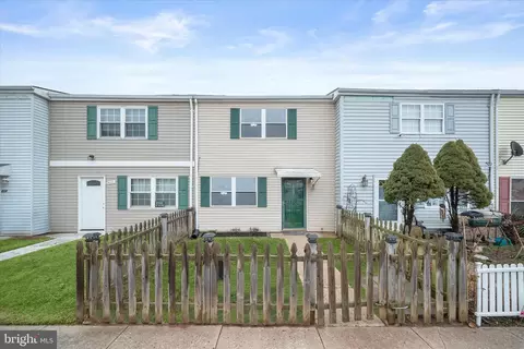 423 Clover Ct, Taneytown, MD 21787