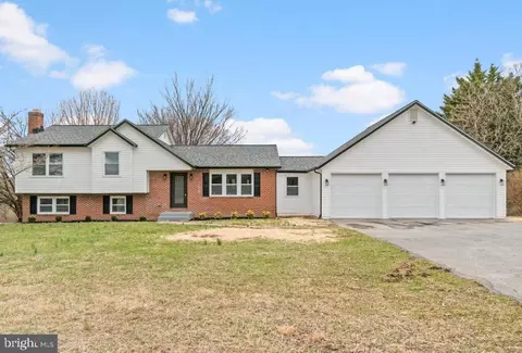 3174 Cardinal Dr, Westminster, MD 21157