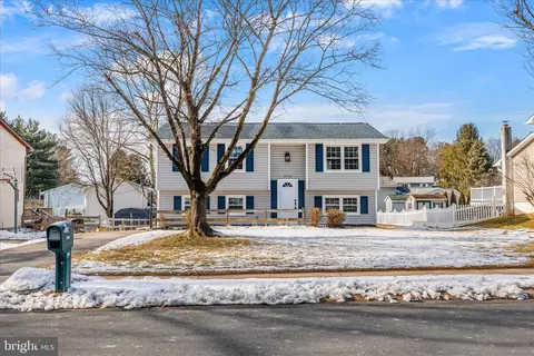 1716 Gemini Dr, Sykesville, MD 21784