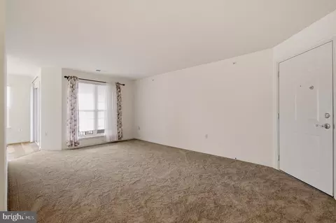 Living - 3860 Normandy Dr #3D, Hampstead, MD 21074 photo 5 of 9