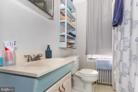 Bath - 121 E Green St, Westminster, MD 21157 photo 4 of 4