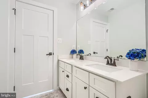 Bath - 2553 Hanover Pike, Hampstead, MD 21074 photo 6 of 6