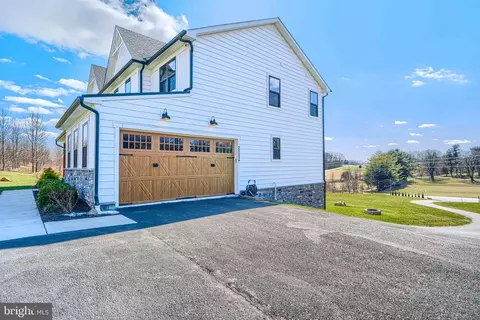 Exterior - 2553 Hanover Pike, Hampstead, MD 21074 photo 3 of 7