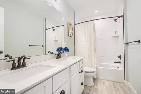 Bath - 2553 Hanover Pike, Hampstead, MD 21074 photo 5 of 6