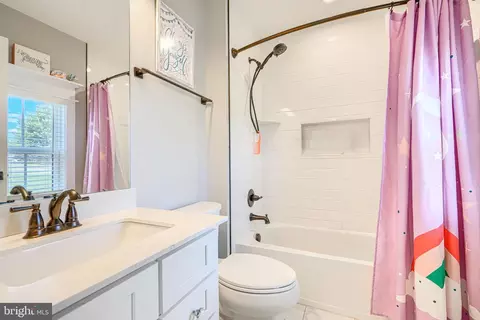 Bath - 2553 Hanover Pike, Hampstead, MD 21074 photo 3 of 6