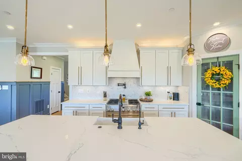 Kitchen - 2553 Hanover Pike, Hampstead, MD 21074 photo 1 of 4