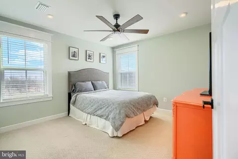 Bedroom - 2553 Hanover Pike, Hampstead, MD 21074 photo 6 of 9