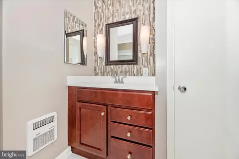 Bath - 112 Dutrow Rd, Westminster, MD 21157 photo 3 of 4