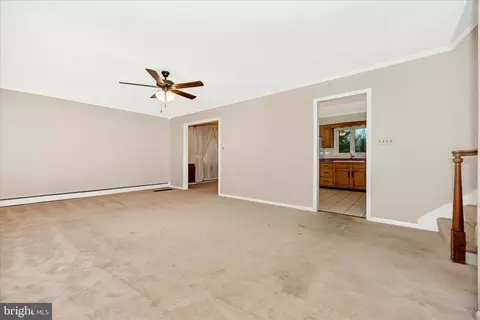 Living - 112 Dutrow Rd, Westminster, MD 21157 photo 3 of 5