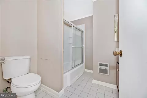 Bath - 112 Dutrow Rd, Westminster, MD 21157 photo 2 of 4