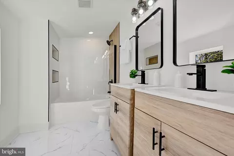 Bath - 420 E Main St, Westminster, MD 21157 photo 2 of 4