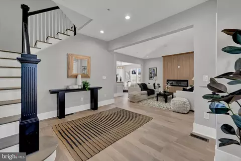 Entry Way - 420 E Main St, Westminster, MD 21157 photo 1 of 5