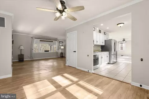 Entry Way - 1211 Bloom Rd, Westminster, MD 21157 photo 3 of 5