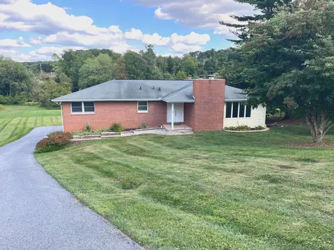 1659 Saint Paul St, Hampstead, MD 21074