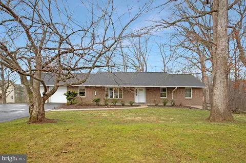 5205 Gate House Ct, Sykesville, MD 21784