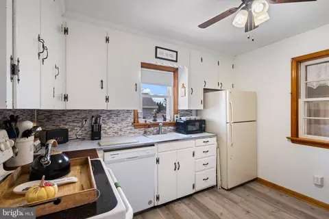 Kitchen - 4207 Ralph Ave, Hampstead, MD 21074 photo 3 of 3