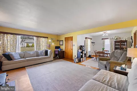 Living - 4207 Ralph Ave, Hampstead, MD 21074 photo 1 of 3