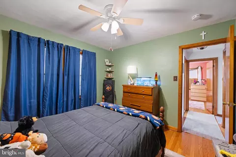 Bedroom - 4207 Ralph Ave, Hampstead, MD 21074 photo 6 of 7