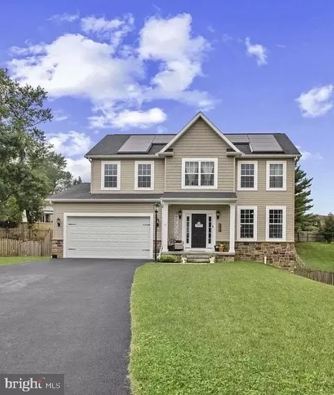 4131 Shanelle Ct, Hampstead, MD 21074