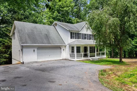 3330 Oakwood Dr, New Windsor, MD 21776