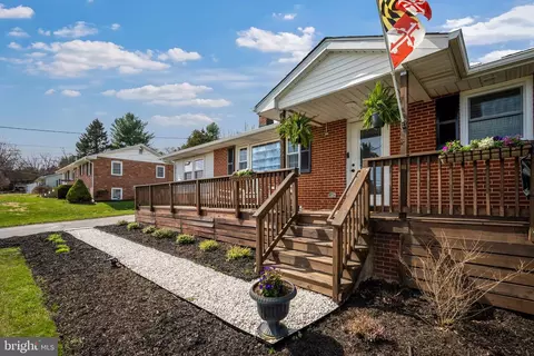5232 Freter Rd, Sykesville, MD 21784