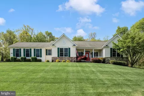 2415 Shawnee Dr, Finksburg, MD 21048
