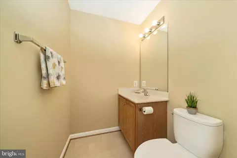 Entry Way - 908 Roller Coaster Ct, Mount Airy, MD 21771 photo 2 of 2