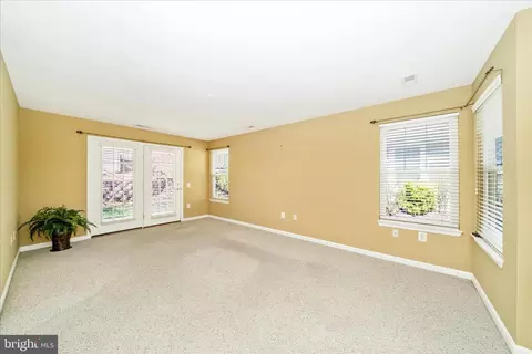 Living - 908 Roller Coaster Ct, Mount Airy, MD 21771 photo 4 of 4