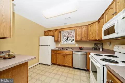 Kitchen - 908 Roller Coaster Ct, Mount Airy, MD 21771 photo 1 of 6