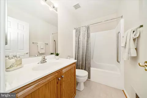 Bath - 908 Roller Coaster Ct, Mount Airy, MD 21771 photo 2 of 2