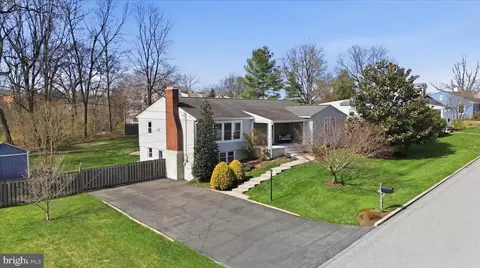 210 Oak St, Mount Airy, MD 21771