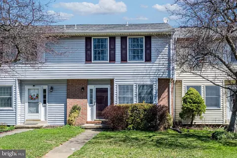 4318 Sycamore Dr, Hampstead, MD 21074