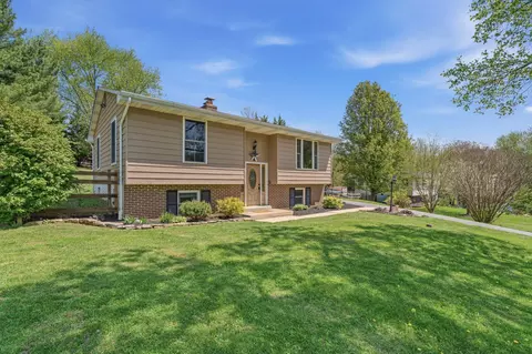 1618 Valley Dr, Westminster, MD 21157