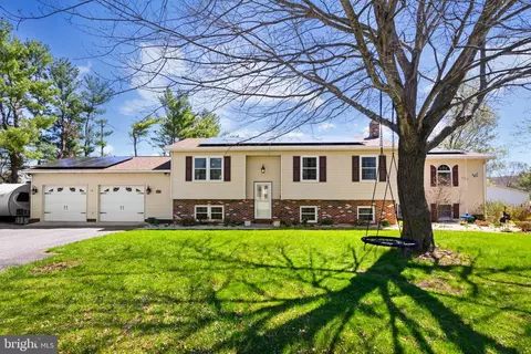 3851 White Oak Ct, Manchester, MD 21102